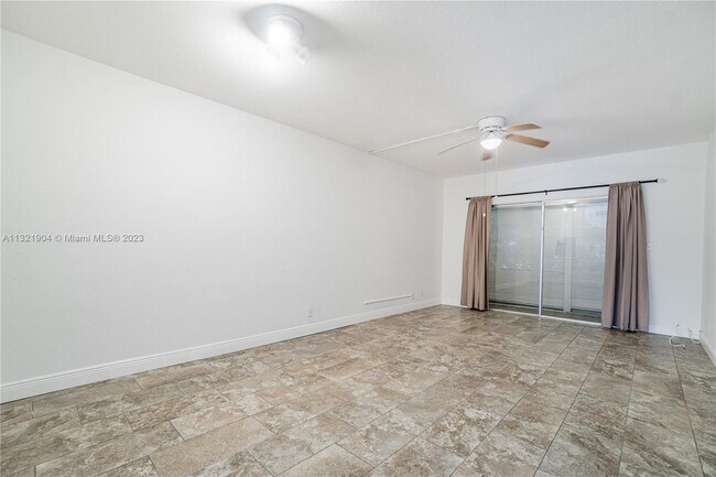 Building Photo - 5800 Margate Blvd