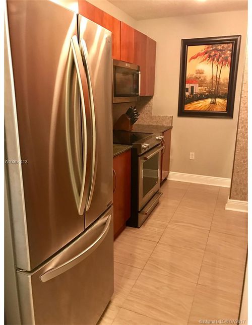 Foto del edificio - 1200 Brickell Bay Dr