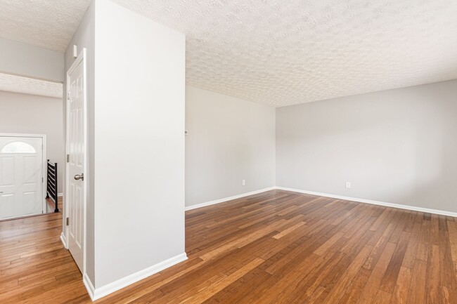Building Photo - 6213 Ambleside Dr