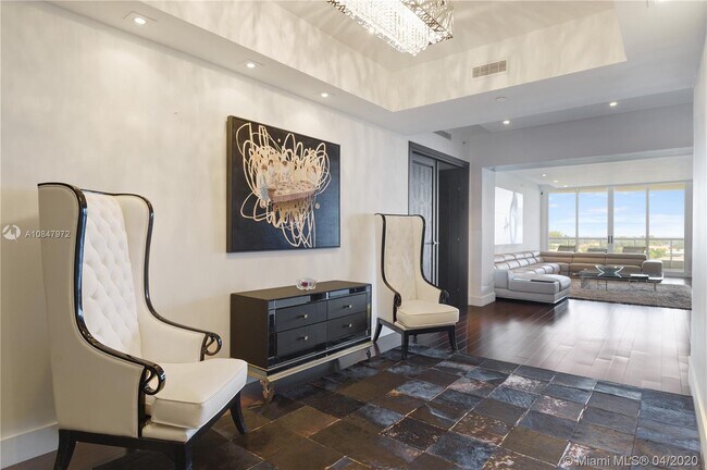 Foto del edificio - 21200 NE 38th Ave