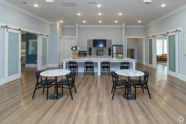 Casa club - Falls at Meehan Apartments