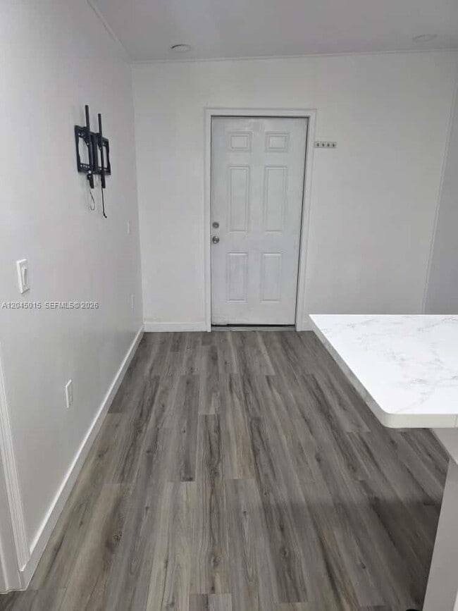 Foto del edificio - 23 Miami Gardens Rd