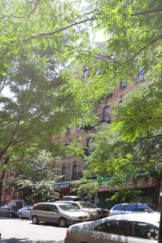 Foto principal - 126 E 103rd St
