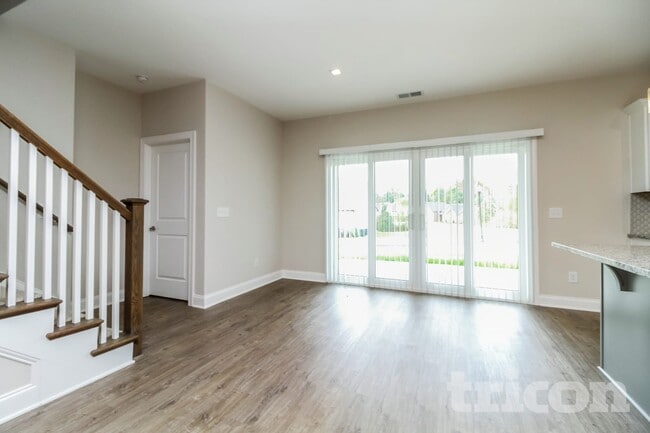 Foto del edificio - 121 Dimaggio Dr