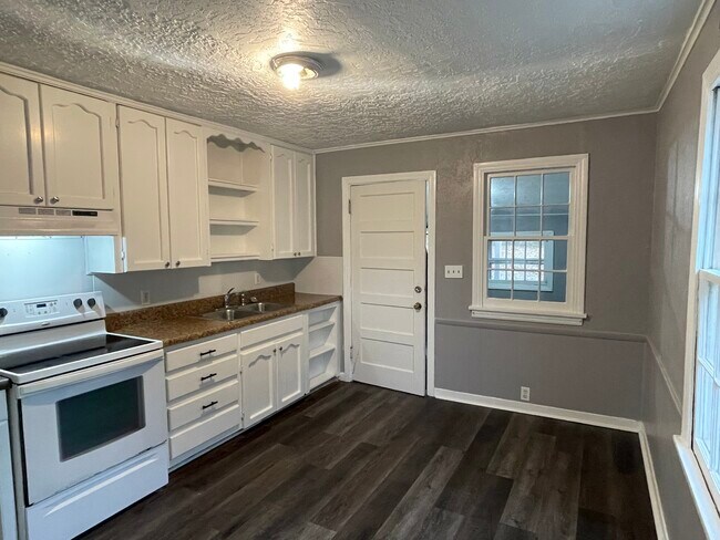 Foto del edificio - 22 McArthur Dr