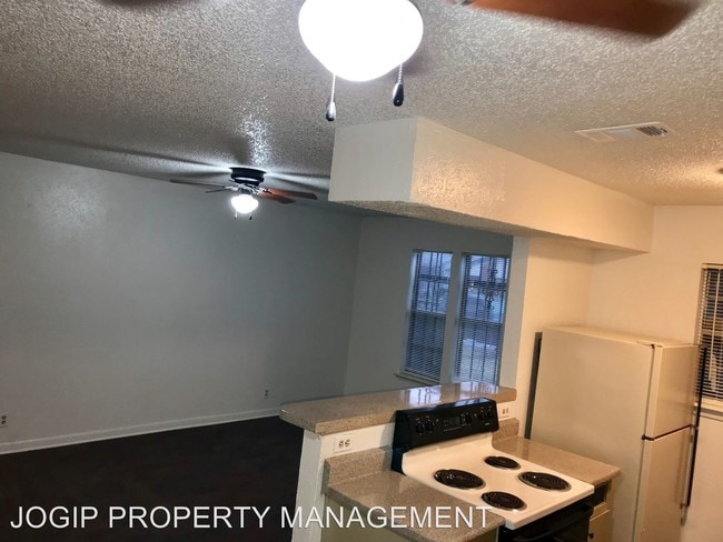 Building Photo - 2 br, 1 bath House - 3119 LANTANA LN