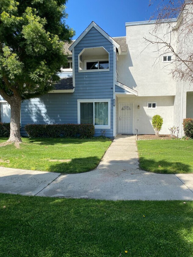 Primary Photo - Cozy 3 bedroom in desirable Village Park R...