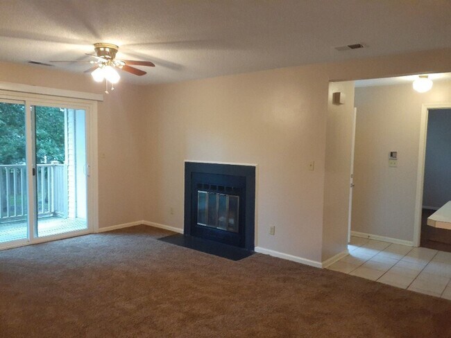 Foto del edificio - 502 Thorncliff #202, Newport News, VA 23608