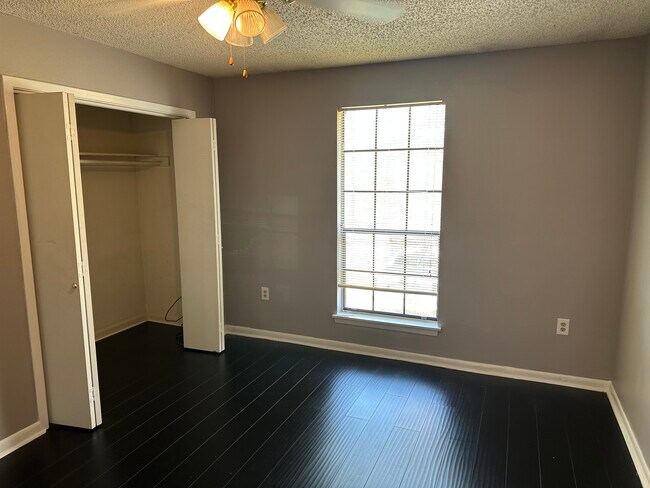 Foto del edificio - 540 S Flannery Rd