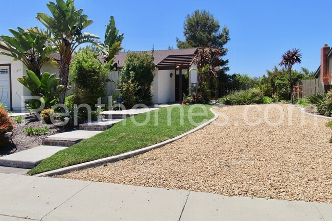 Building Photo - 11093 Madrigal St
