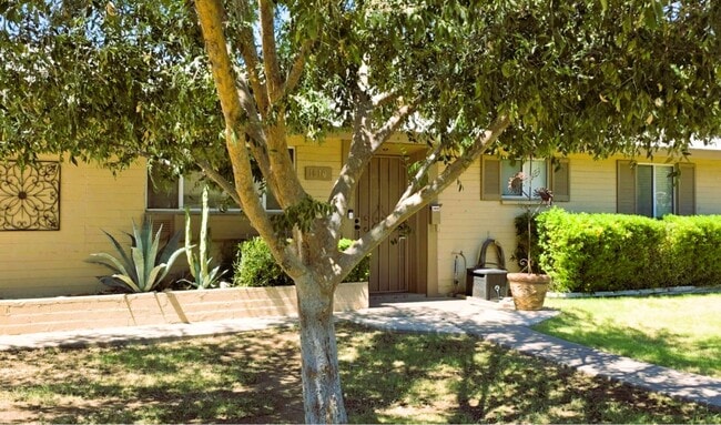 Building Photo - 1610 E Palo Verde Dr