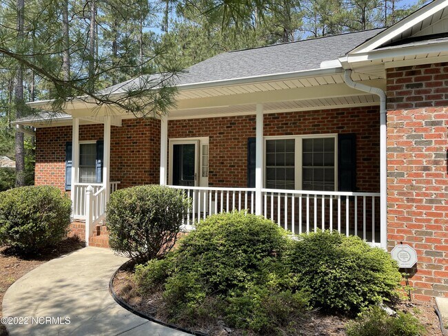 Building Photo - 504 Shelton Dr