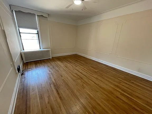 Foto del edificio - Beautiful and very spacious one-bedroom located in a charming building.