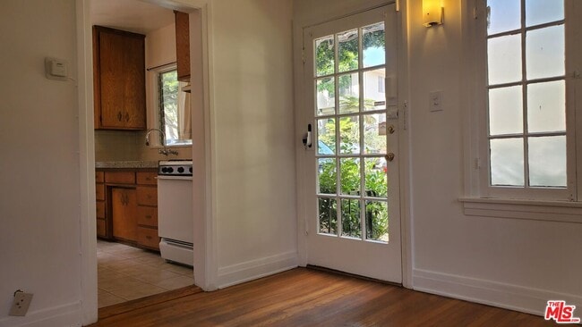 Building Photo - 1118 20th St