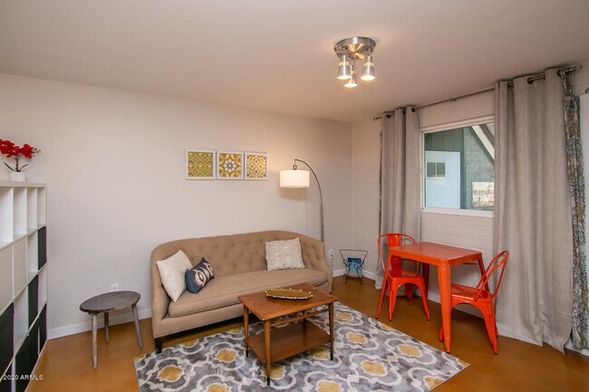 Foto del edificio - 821 N 3rd St