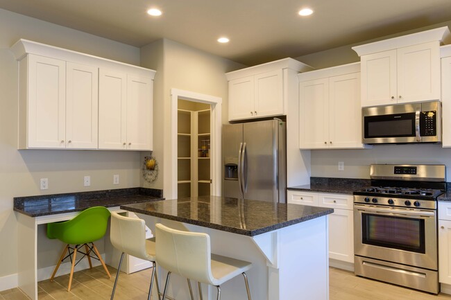 Building Photo - 664 S Malorie Way