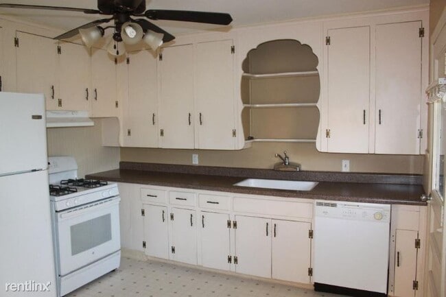 Foto del edificio - 3 br, 2 bath House - 107 E 35th Pl