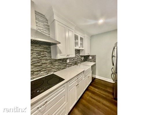 Building Photo - 121 Tall Oaks Dr