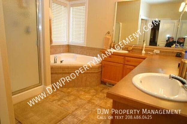 Foto del edificio - 2296 E White Hawk St