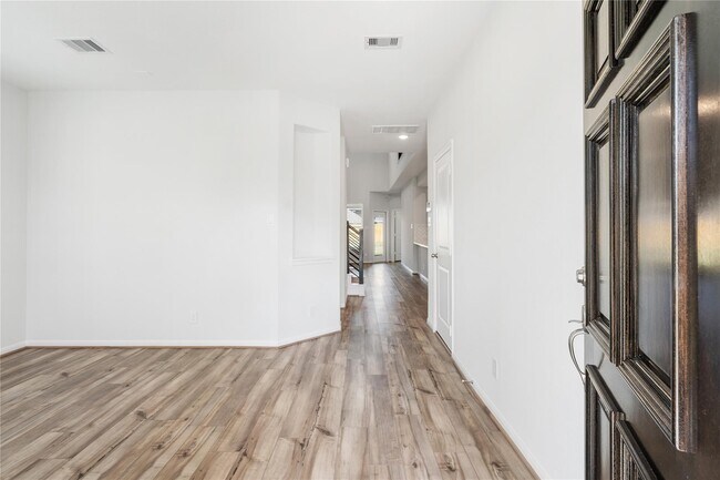 Foto del edificio - 208 Cambria Green Ln