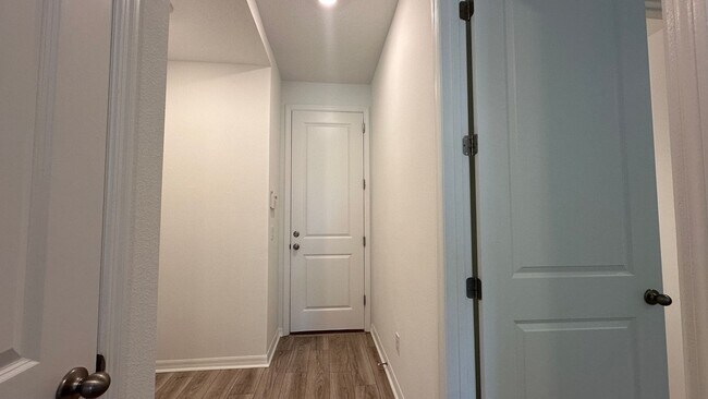 Foto del edificio - 8454 Sperry St