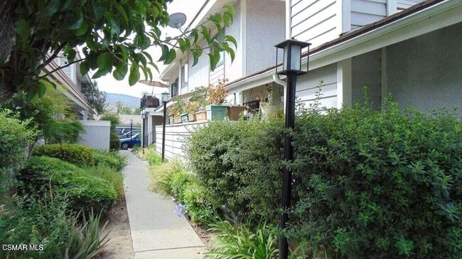 Building Photo - 2388 Royal Ave