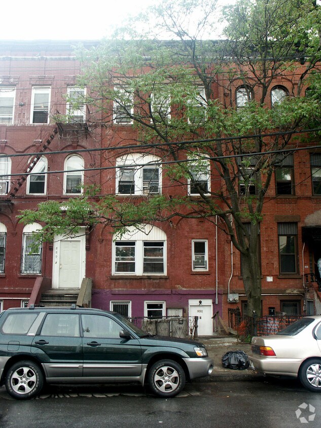 Primary Photo - 891 Cauldwell Ave