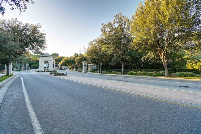 Building Photo - 4132 Prado De Las Cabras