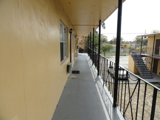 Building Photo - 1259-1279 NW 58th Ter