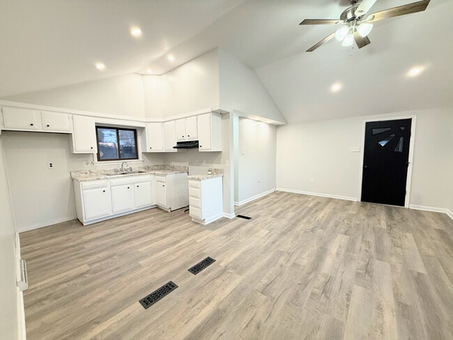 Foto del edificio - 312 Forrest St