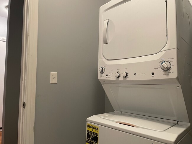 In-Unit Laundry - 7601 S East End Ave