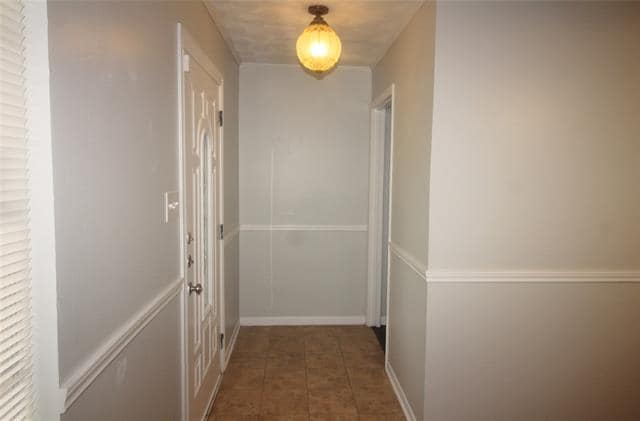 Building Photo - 802 Sequoia Dr