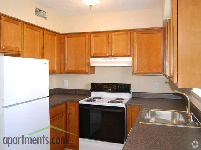 Kitchen - Audubon Creek Apartments