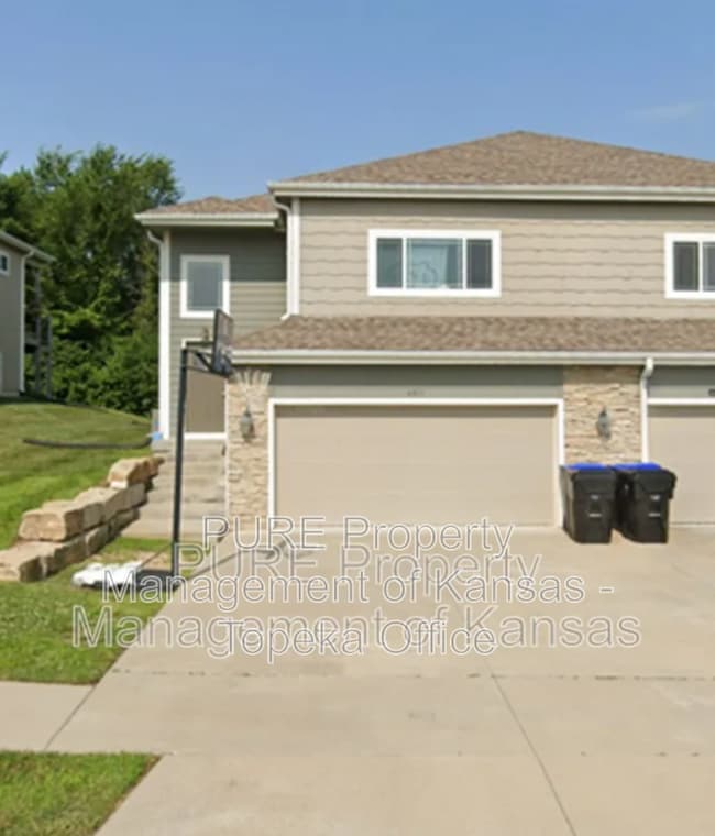 Building Photo - 4425 SE Gemstone Ln