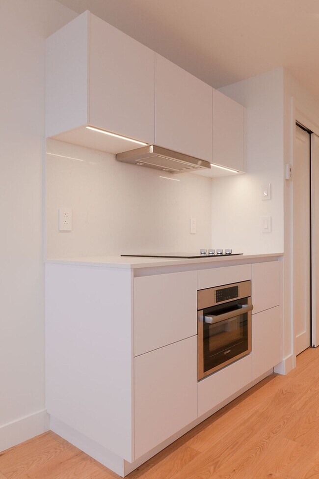 Building Photo - 3460 Rue Durocher