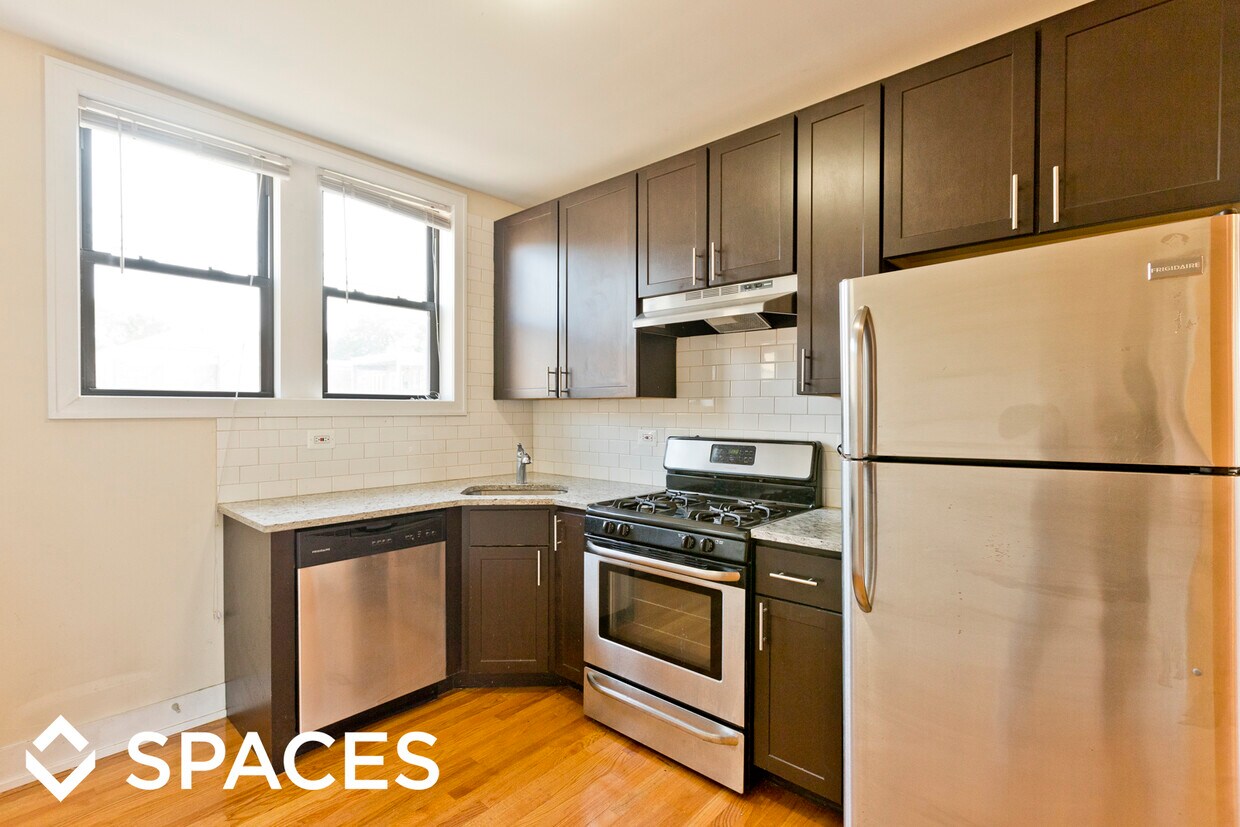 Foto principal - 2617 W Berwyn Ave