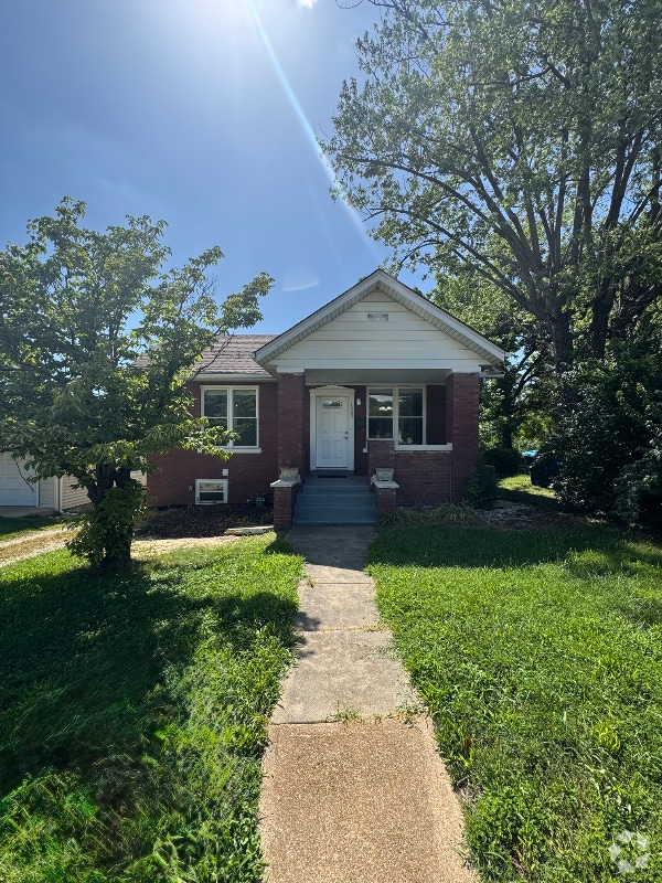 Building Photo - 1000 N Keebler Ave