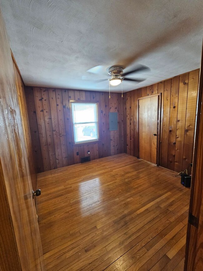Building Photo - Gorgeous home!