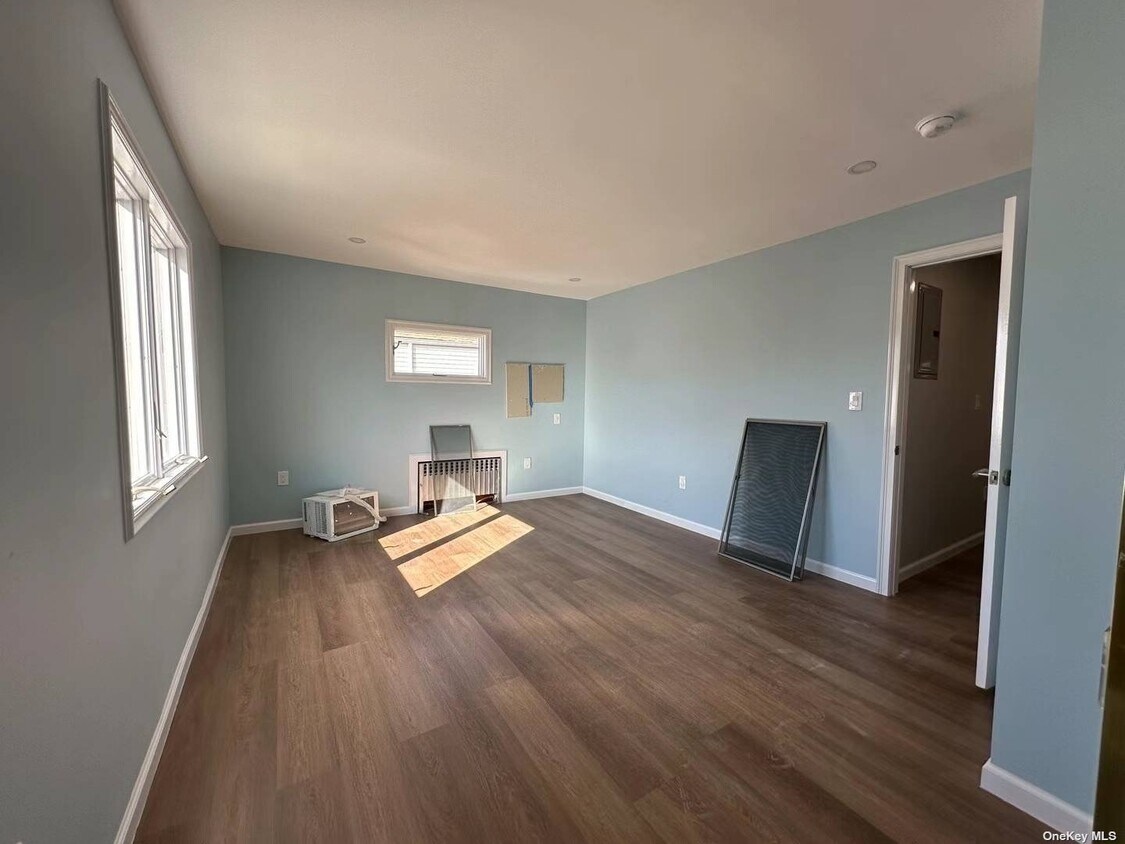 Foto principal - 63-25 137th St