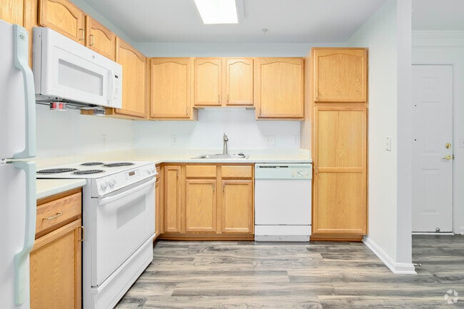 2BR, 1BA - 872SF - Kitchen - Park Place Senior