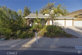Building Photo - 3050 Wildwood Ave