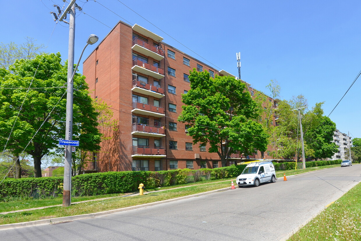 Primary Photo - 2 Treewood Street