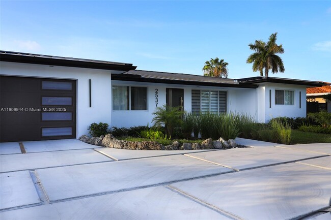 Foto del edificio - 2537 SE 10th Ct