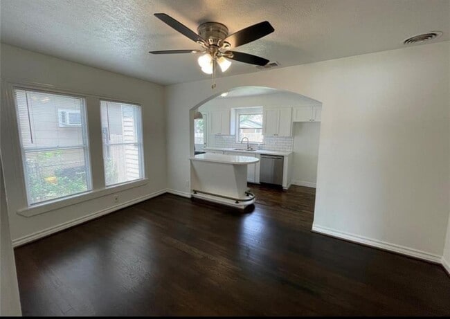 Foto del edificio - 7139 Linden St