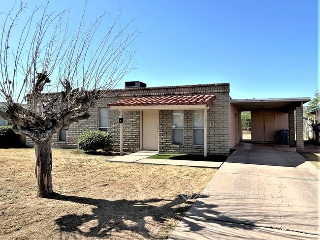 Building Photo - 1807 W Carson Rd
