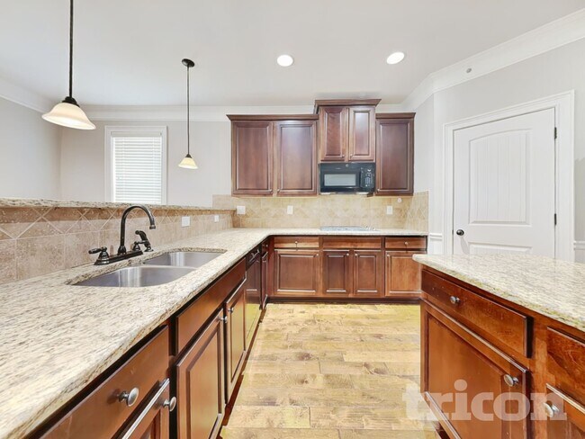 Foto del edificio - 4481 Ridge Mill Terrace