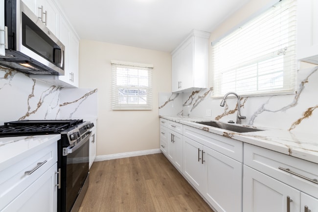 Photo - 2147 W 104th St Apartment