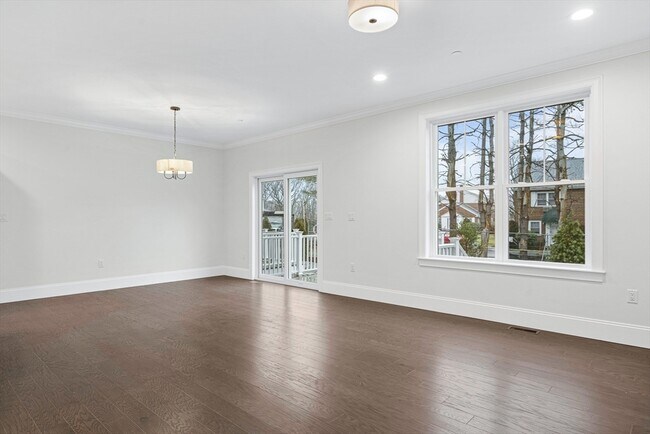 Building Photo - 15 Lily Pond Ln