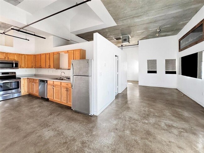 Building Photo - 200 E Dania Beach Blvd