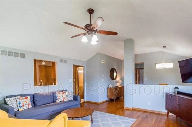 Building Photo - 7204 SW 23rd Ct
